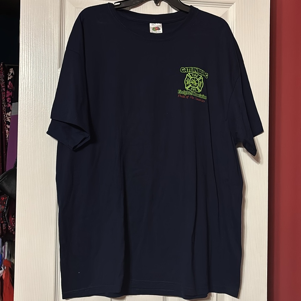 Gatlinburg firefighters association Fruit of the Loom Navy T-Shirt size 2XL